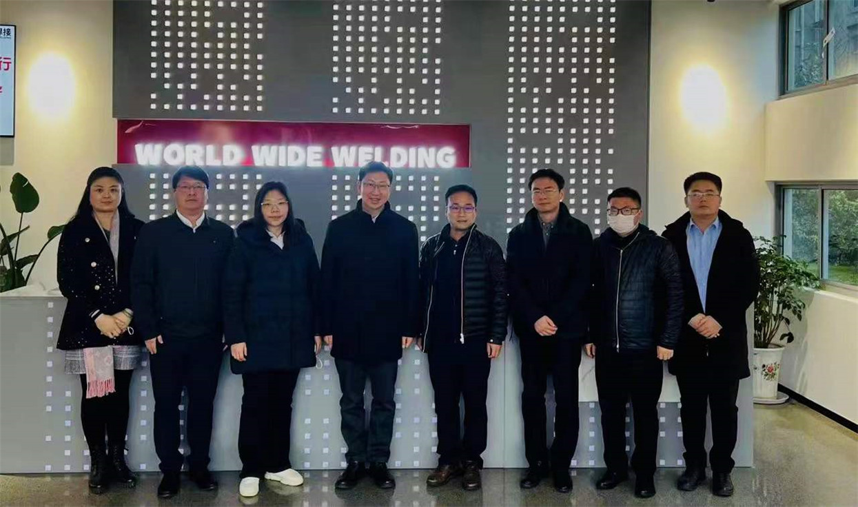 昆山市委常委、副市長胡健一行蒞臨萬洲焊接參觀調(diào)研